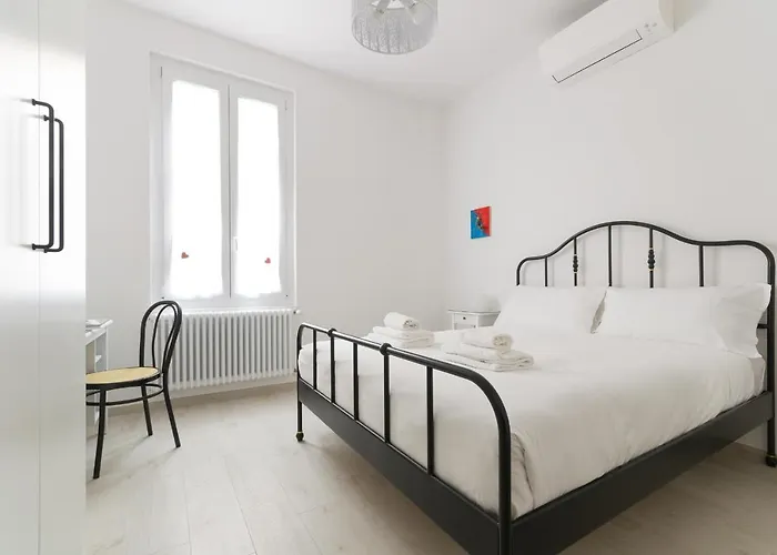 HouSmart Vicolo Bolognetti